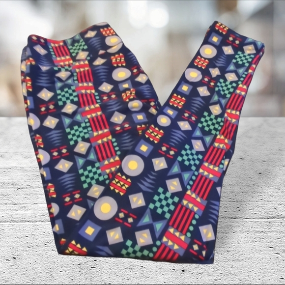 Lularoe leggings tall and curvy - Picture 9 of 12